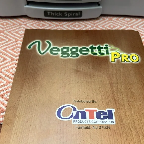 Veggetti Pro Vegetable Spiral Cutter - Picture 3 of 11